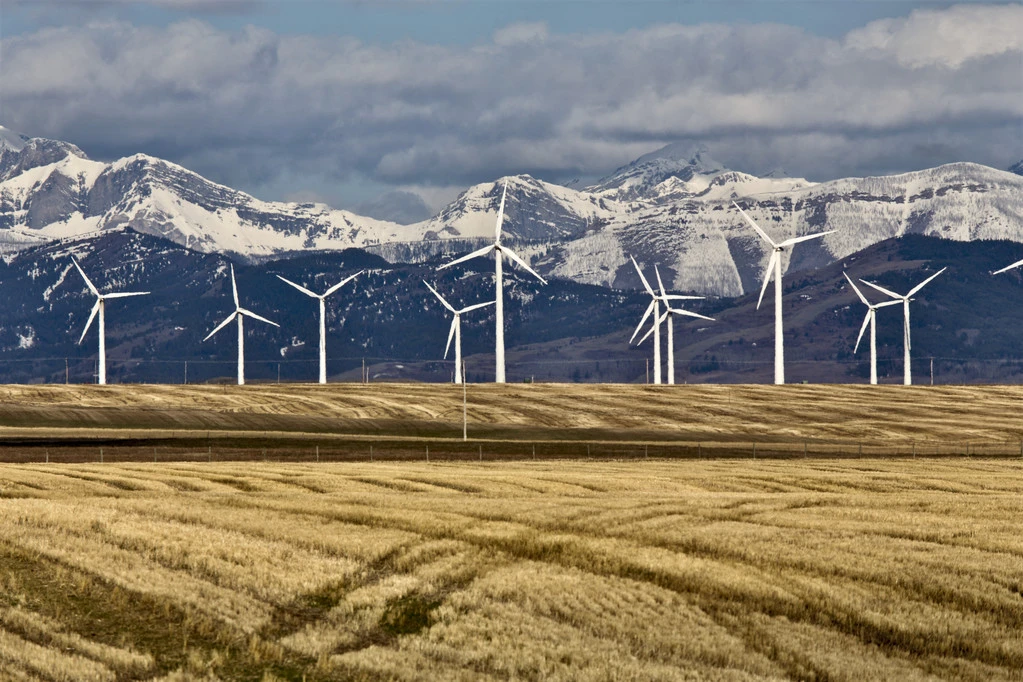 Centralized monitoring system solution for wind farms